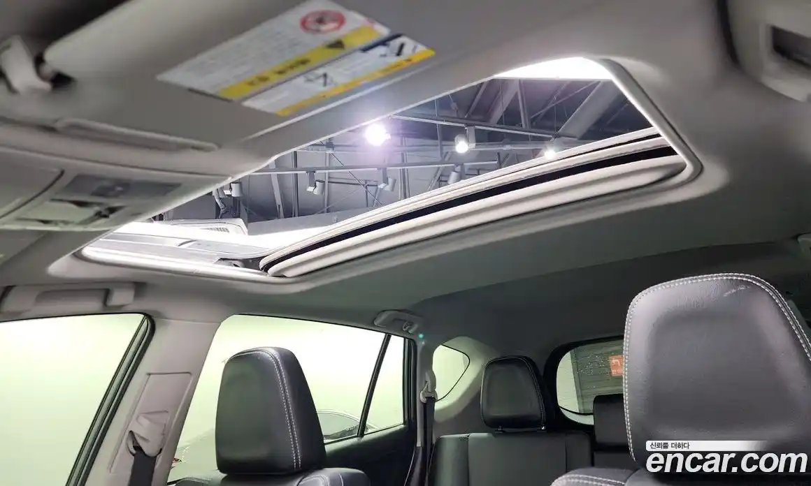 Toyota RAV4 2018 2.5 Автомат в Москве № 536446, фото 19