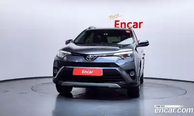 Toyota RAV4 2018 2.5 Автомат в Москве № 536446, миниатюра 3