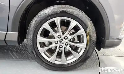 Toyota RAV4 2018 2.5 Автомат в Москве № 536446, миниатюра 5