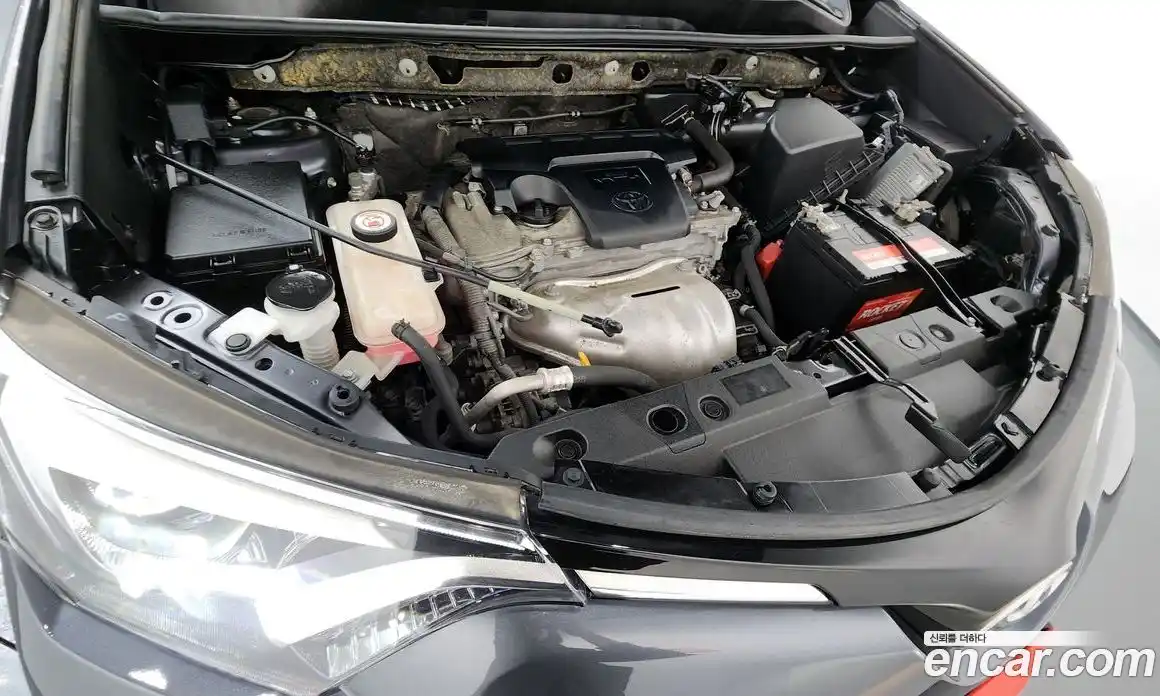 Toyota RAV4 2018 2.5 Автомат в Москве № 536446, фото 6