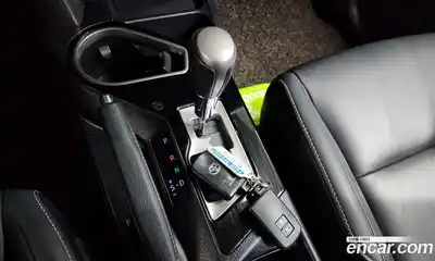 Toyota RAV4 2018 2.5 Автомат в Москве № 536446, миниатюра 9