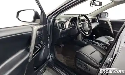 Toyota RAV4 2018 2.5 Автомат в Москве № 536446, миниатюра 10