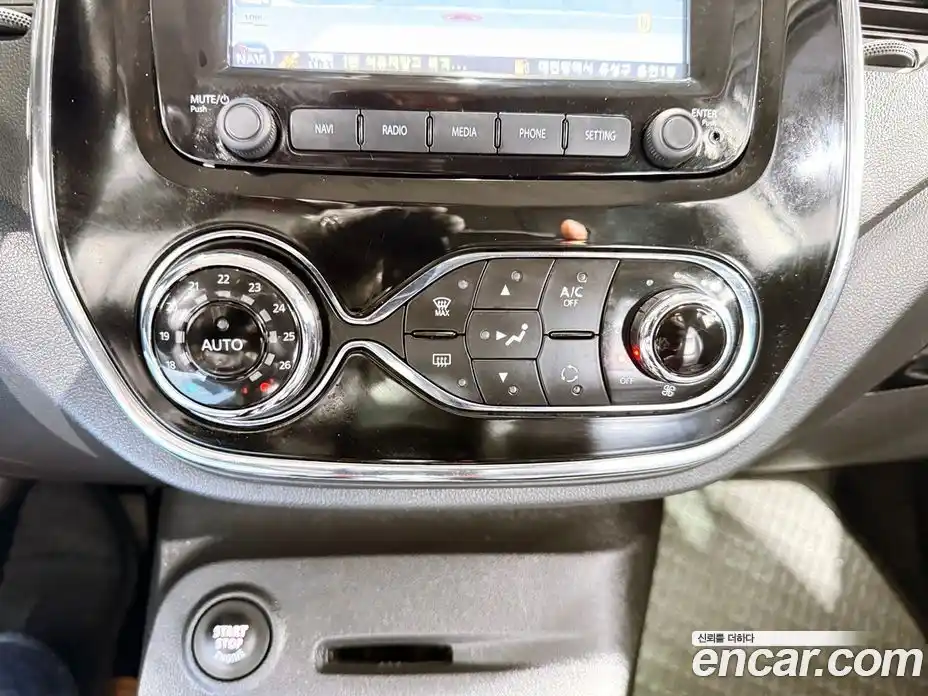 Renault QM3 2017 1.5 Автомат в Москве № 536807, фото 11