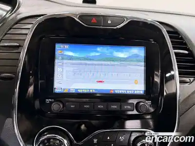 Renault QM3 2017 1.5 Автомат в Москве № 536807, миниатюра 12