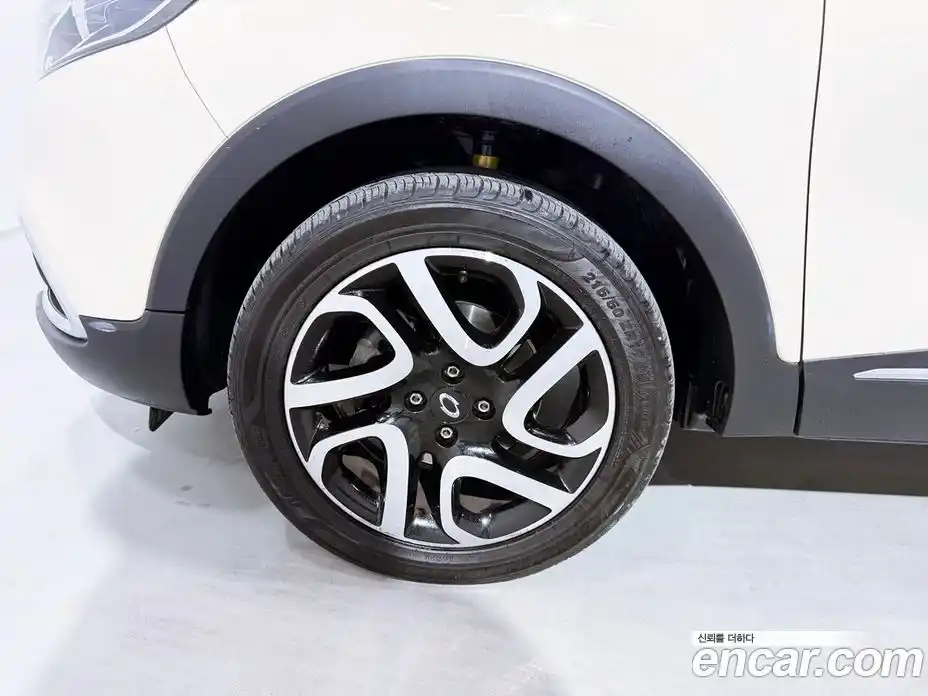 Renault QM3 2017 1.5 Автомат в Москве № 536807, фото 20