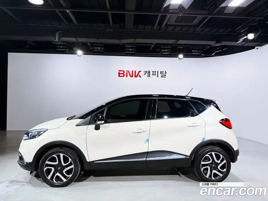 Renault QM3 2017 1.5 Автомат в Москве № 536807, фото 3