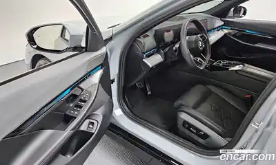 BMW 5-Series 2025 2.0 Автомат в Москве № 538385, миниатюра 11