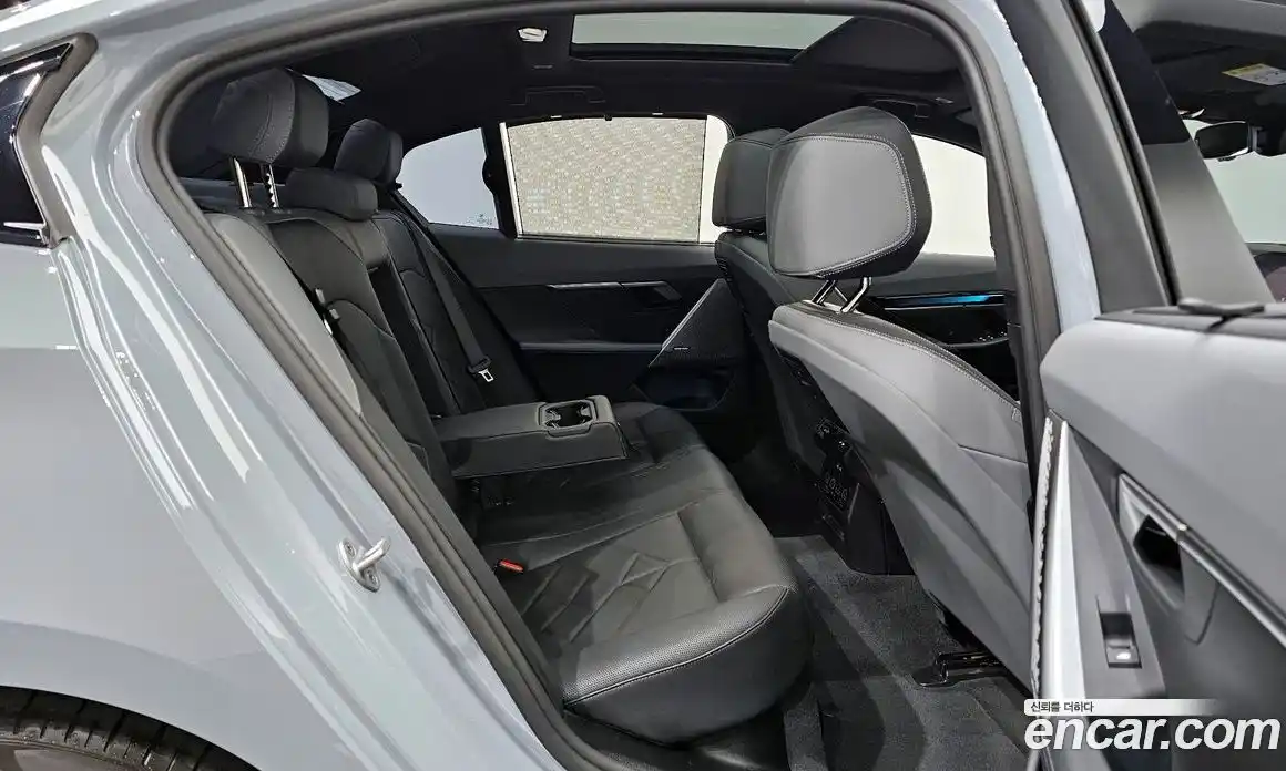 BMW 5-Series 2025 2.0 Автомат в Москве № 538385, фото 12