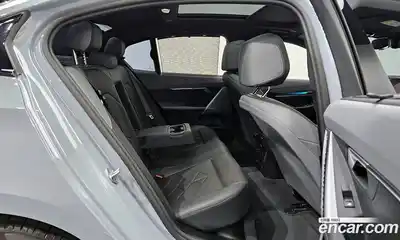 BMW 5-Series 2025 2.0 Автомат в Москве № 538385, миниатюра 12