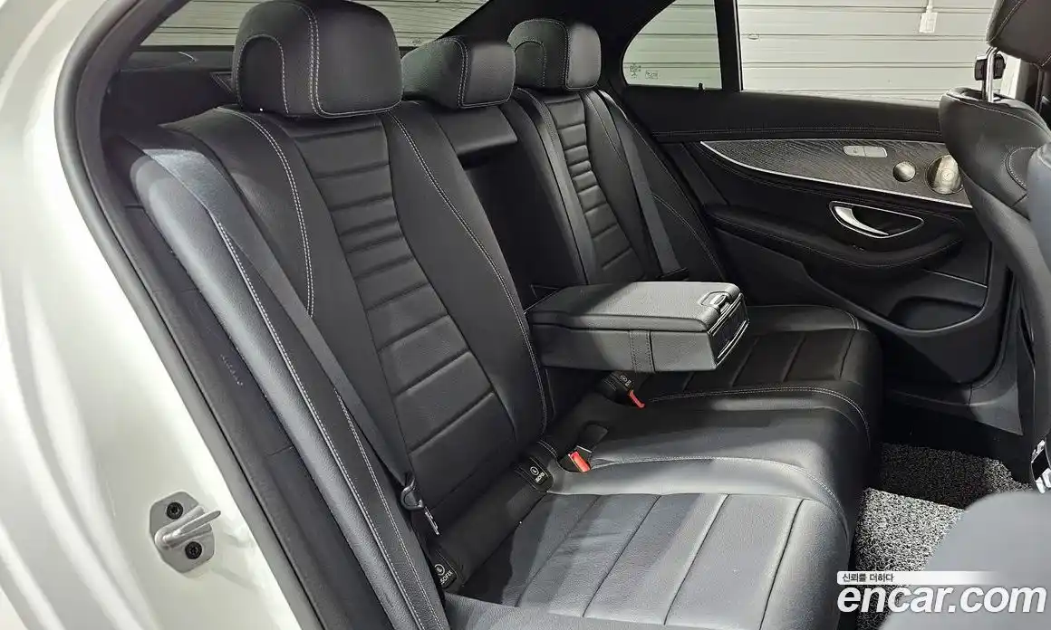 Mercedes-Benz E-Class 2022 2.0 Автомат в Москве № 542539, фото 12