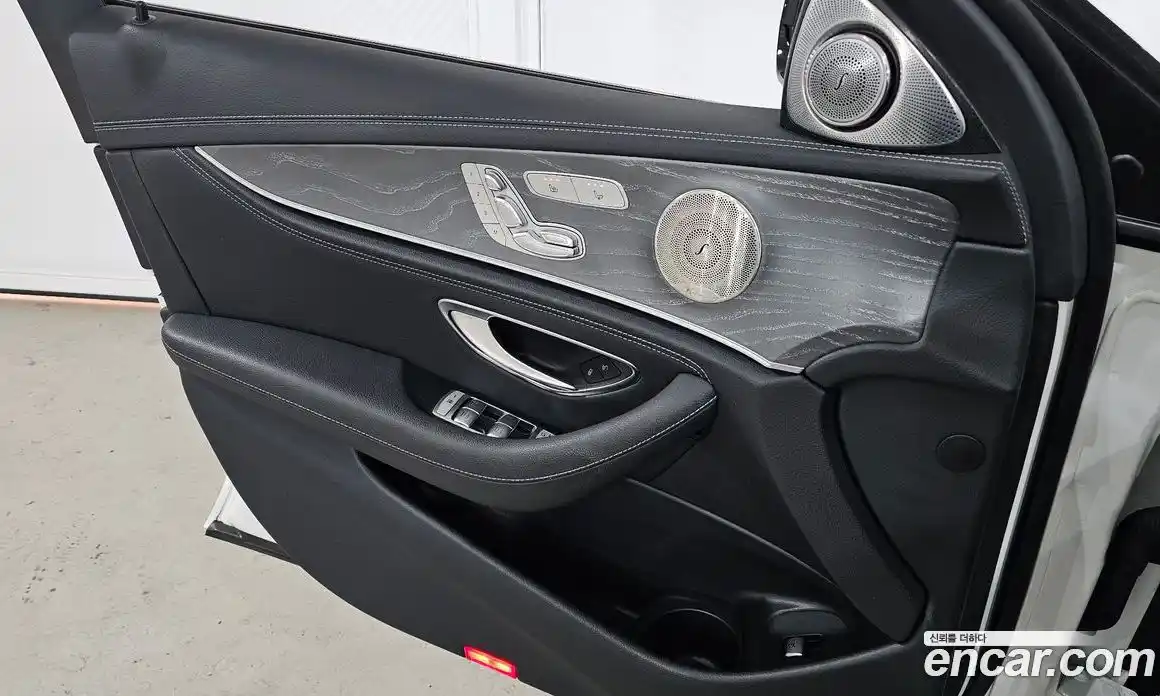 Mercedes-Benz E-Class 2022 2.0 Автомат в Москве № 542539, фото 15