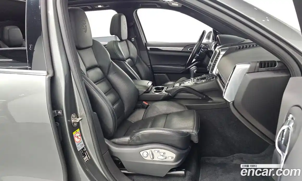 Porsche Cayenne 2016 3.0 Автомат в Москве № 545786, фото 11