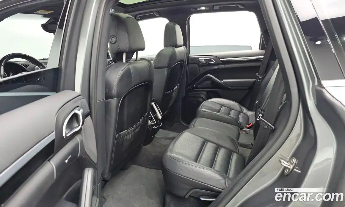 Porsche Cayenne 2016 3.0 Автомат в Москве № 545786, фото 13