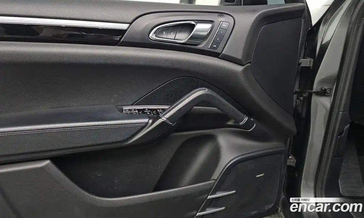 Porsche Cayenne 2016 3.0 Автомат в Москве № 545786, фото 17