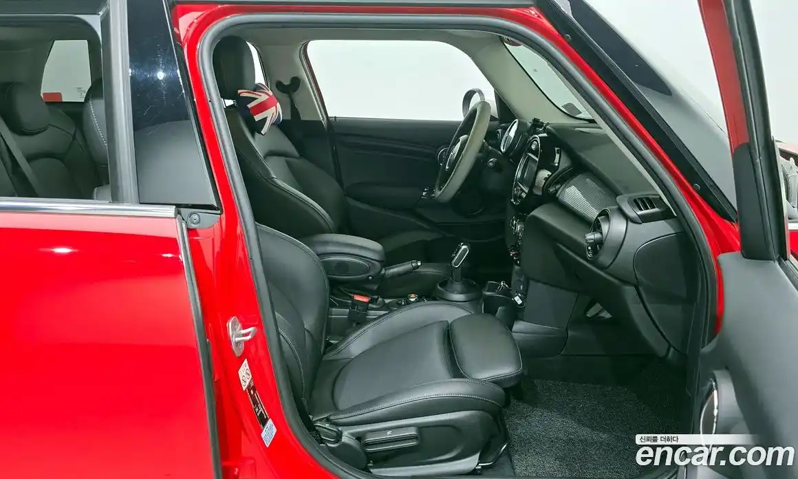 Mini Cooper 2021 1.5 Автомат в Москве № 546516, фото 11