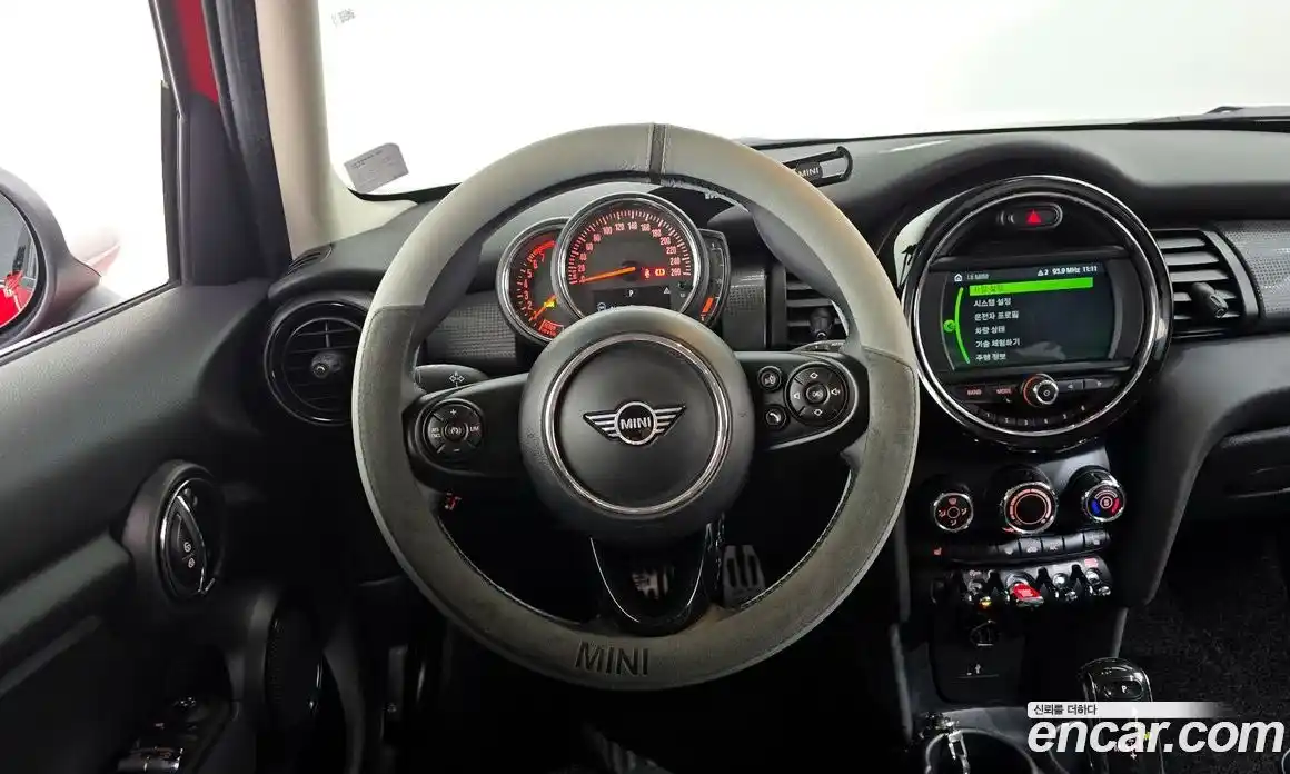 Mini Cooper 2021 1.5 Автомат в Москве № 546516, фото 13