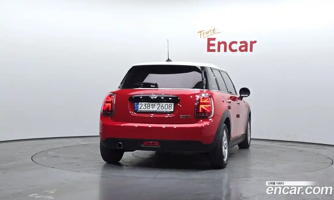 Mini Cooper 2021 1.5 Автомат в Москве № 546516, фото 4