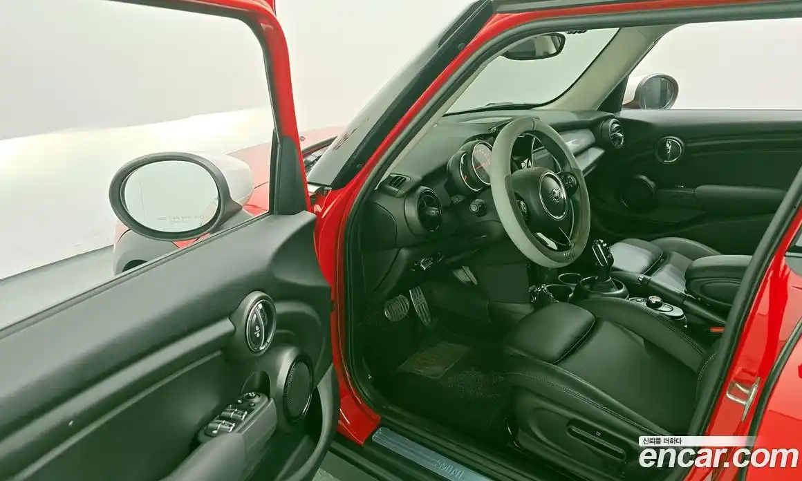 Mini Cooper 2021 1.5 Автомат в Москве № 546516, фото 10