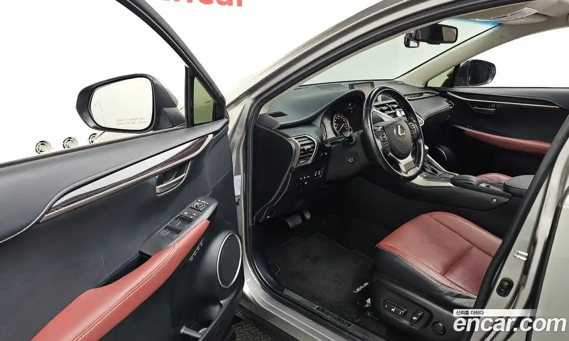 Lexus NX 2016 2.5 Автомат в Москве № 547041, фото 9