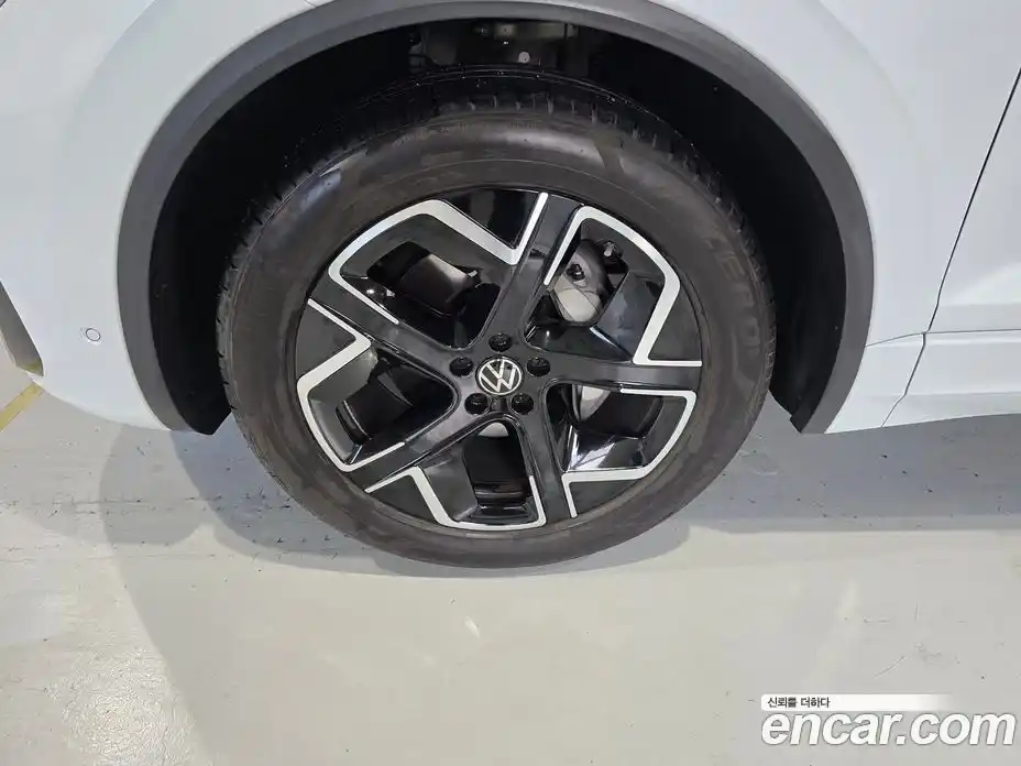 Volkswagen Touareg 2024 3.0 Автомат в Москве № 547193, фото 17