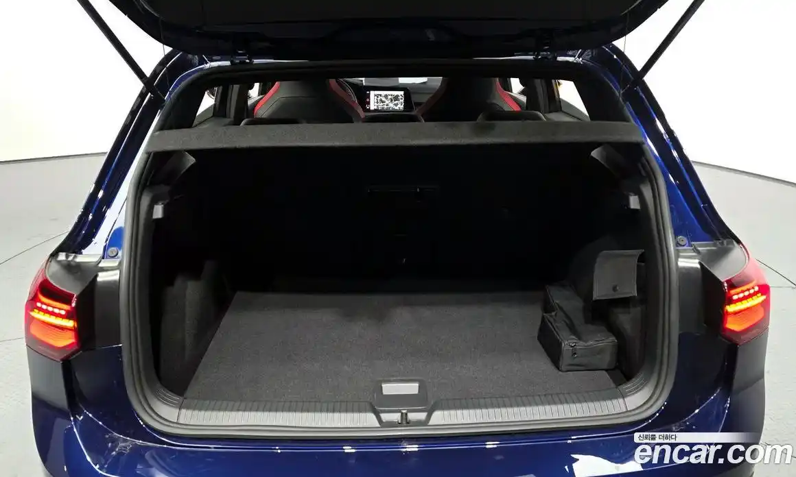 Volkswagen Golf 2024 2.0 Автомат в Москве № 547227, фото 20