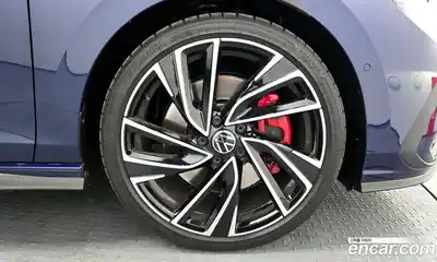 Volkswagen Golf 2024 2.0 Автомат в Москве № 547227, миниатюра 5