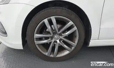 Volkswagen Polo 2015 1.4 Автомат в Москве № 547417, миниатюра 5