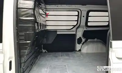 Hyundai Staria, 2025