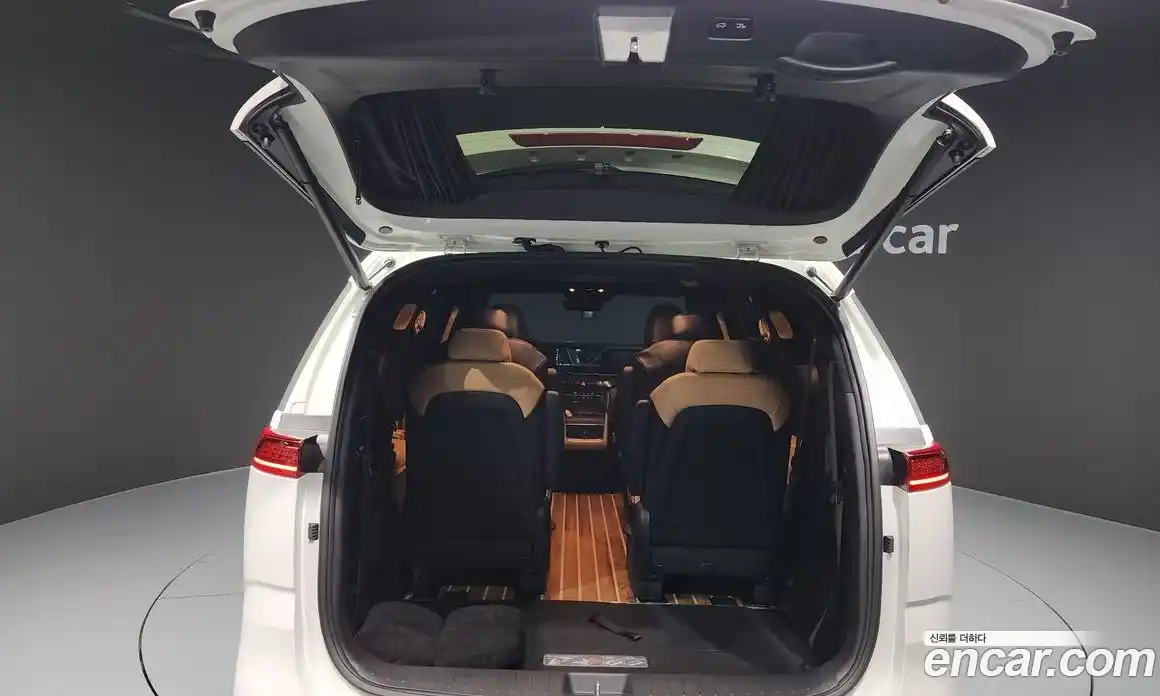 Kia Canival 2023 3.5 Автомат в Москве № 103176, фото 13