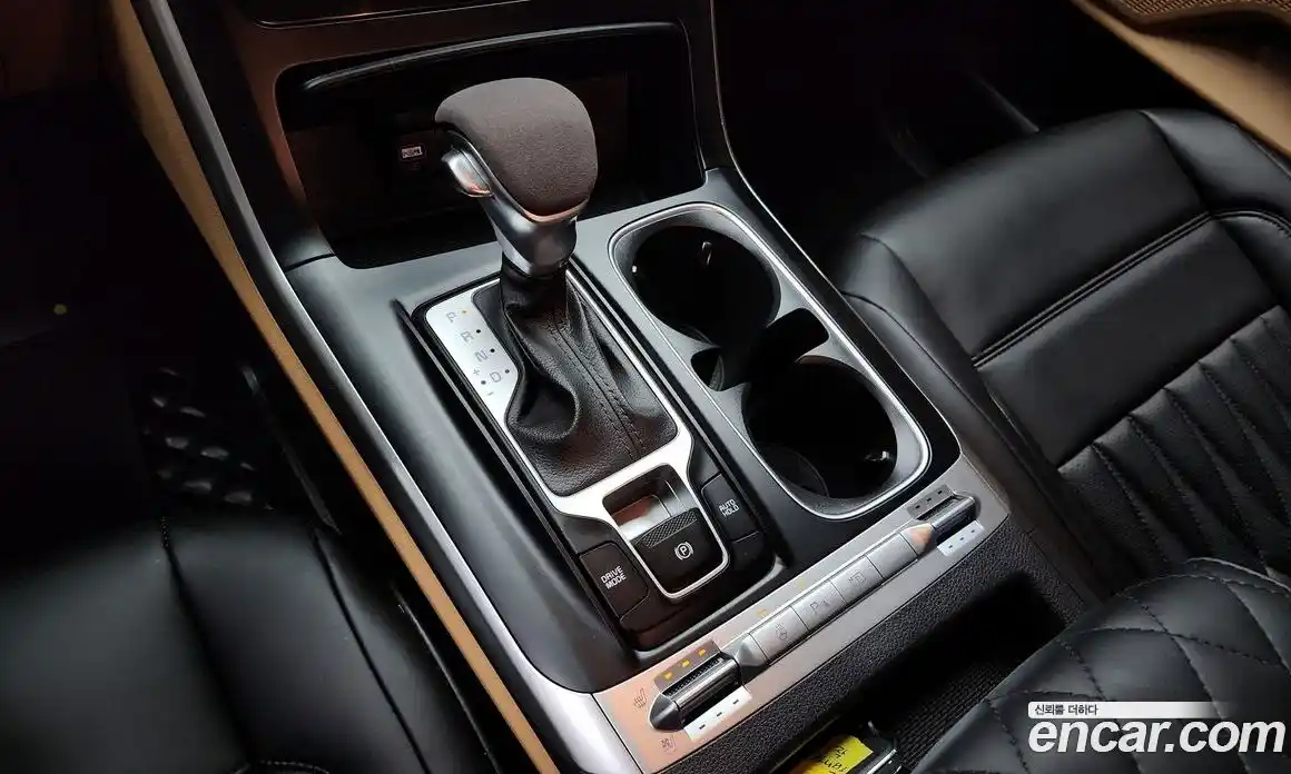 Kia Canival 2023 3.5 Автомат в Москве № 103176, фото 19