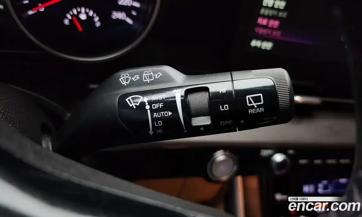 Kia Canival 2023 3.5 Автомат в Москве № 103176, фото 20