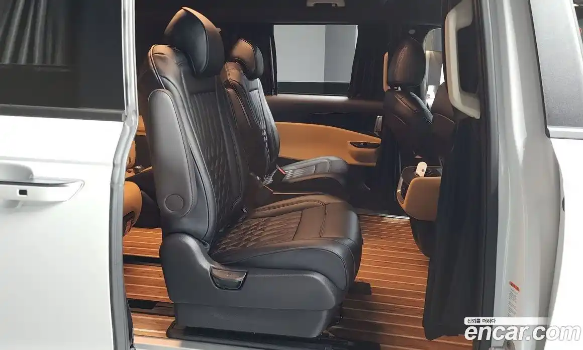 Kia Canival 2023 3.5 Автомат в Москве № 103176, фото 7