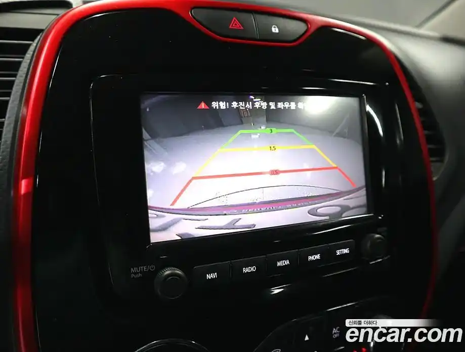 Renault QM3 2015 1.5 Автомат в Москве № 106162, фото 13