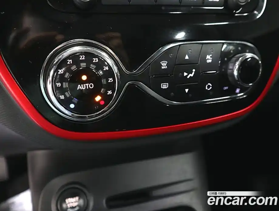 Renault QM3 2015 1.5 Автомат в Москве № 106162, фото 14