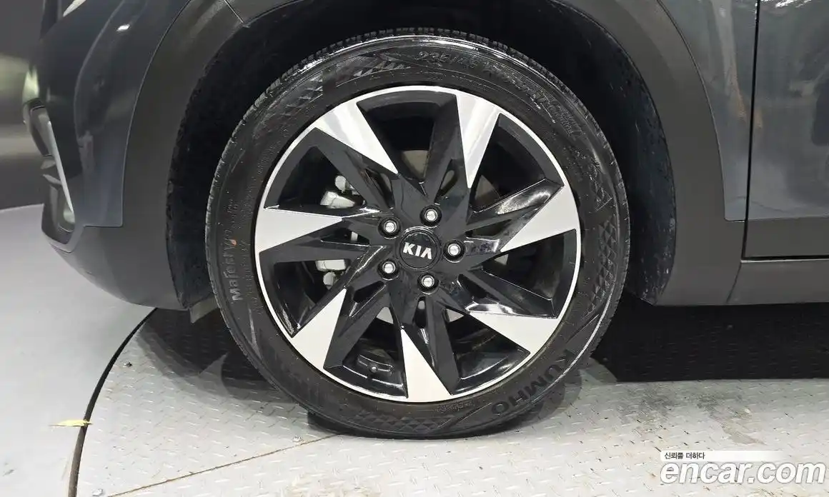 Kia Seltos 2022 1.6 Автомат в Москве № 115351, фото 5