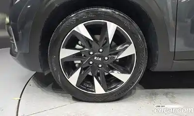 Kia Seltos 2022 1.6 Автомат в Москве № 115351, миниатюра 5