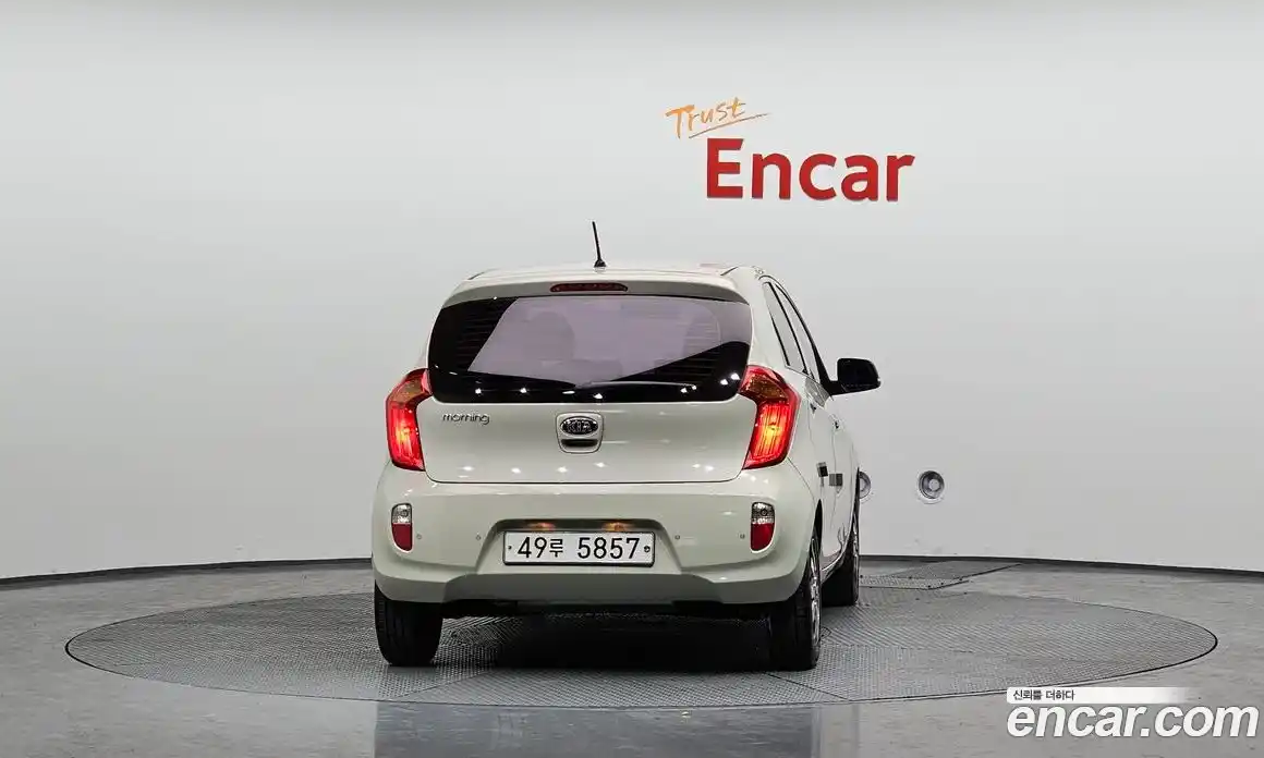 Kia Morning 2015 1.0 Автомат в Москве № 121202, фото 19