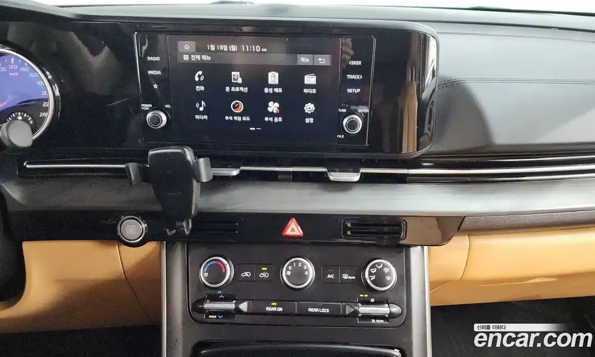 Kia Canival 2023 2.2 Автомат в Москве № 130266, фото 17