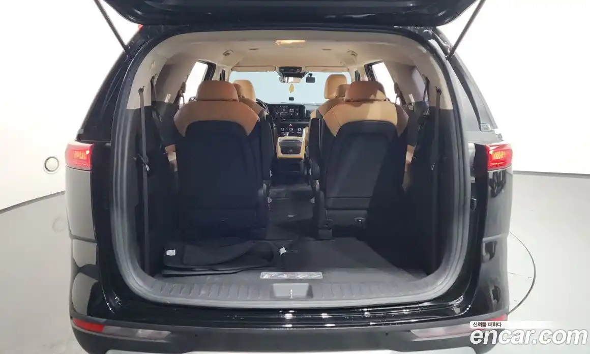 Kia Canival 2023 2.2 Автомат в Москве № 130266, фото 20