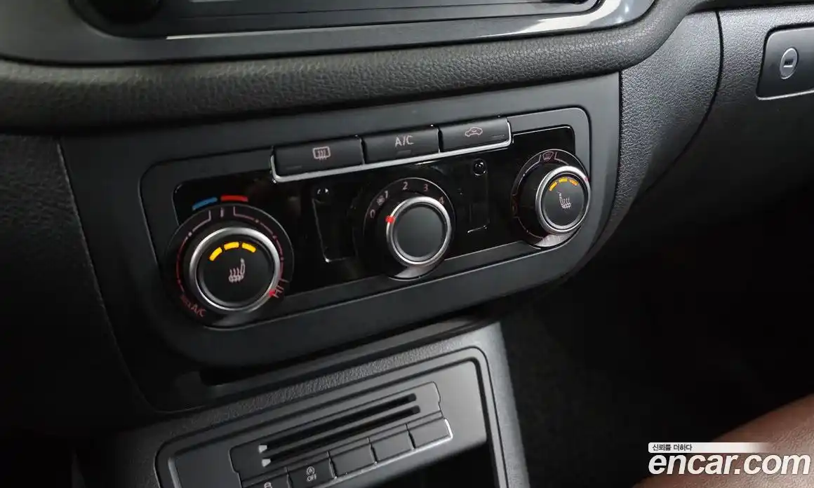 Volkswagen Tiguan 2015 2.0 Автомат в Москве № 134925, фото 11