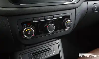 Volkswagen Tiguan 2015 2.0 Автомат в Москве № 134925, миниатюра 11