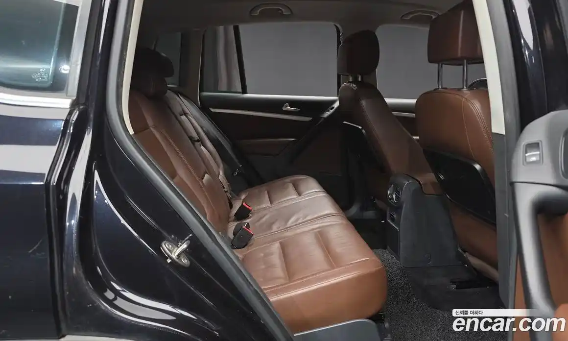 Volkswagen Tiguan 2015 2.0 Автомат в Москве № 134925, фото 15