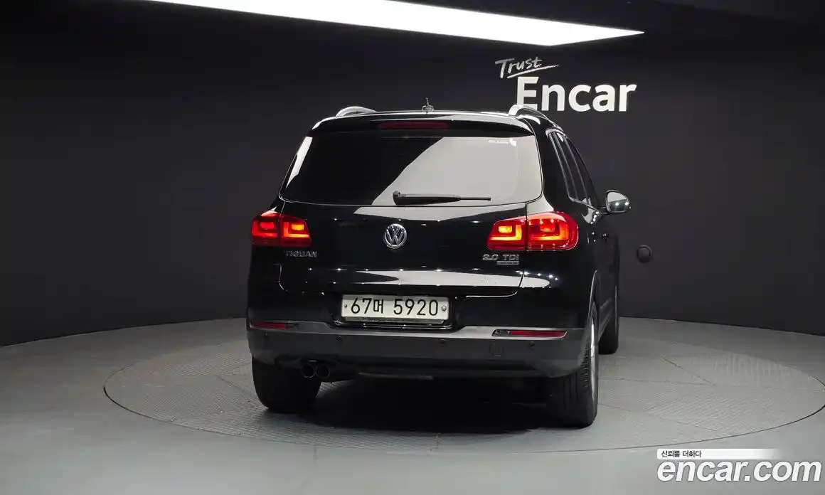 Volkswagen Tiguan 2015 2.0 Автомат в Москве № 134925, фото 18
