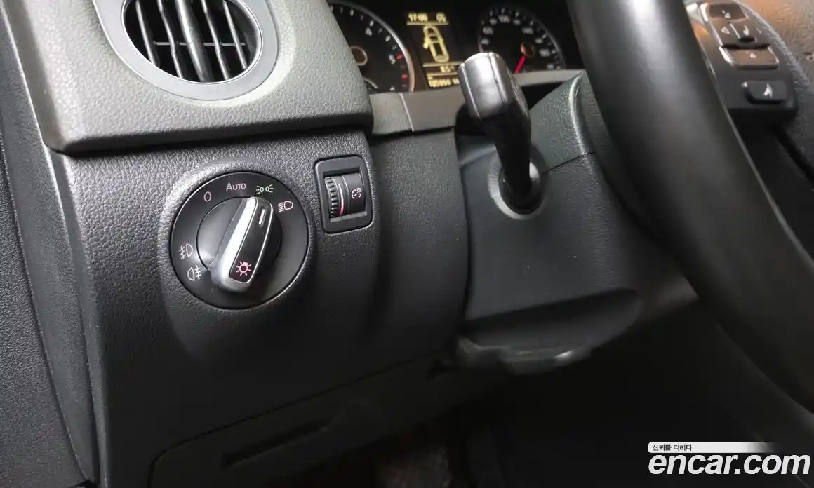 Volkswagen Tiguan 2015 2.0 Автомат в Москве № 134925, фото 20