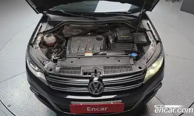 Volkswagen Tiguan 2015 2.0 Автомат в Москве № 134925, миниатюра 5