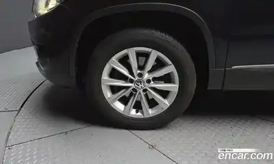 Volkswagen Tiguan 2015 2.0 Автомат в Москве № 134925, миниатюра 10