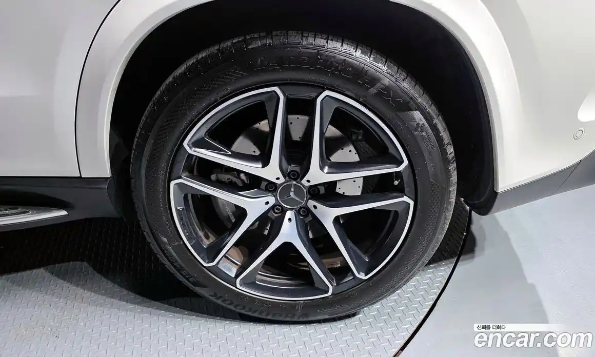 Mercedes-Benz GLE-Class 2023 3.0 Автомат в Москве № 139716, фото 9