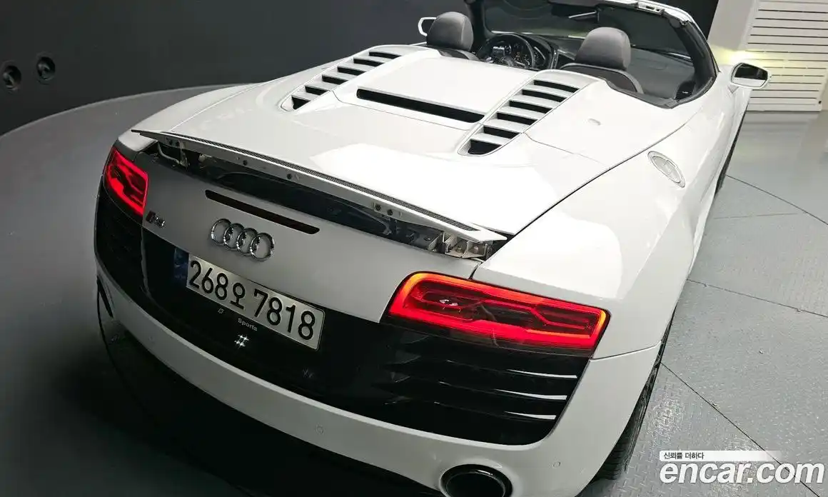 Audi R8 2013 5.2 Автомат в Москве № 163605, фото 14