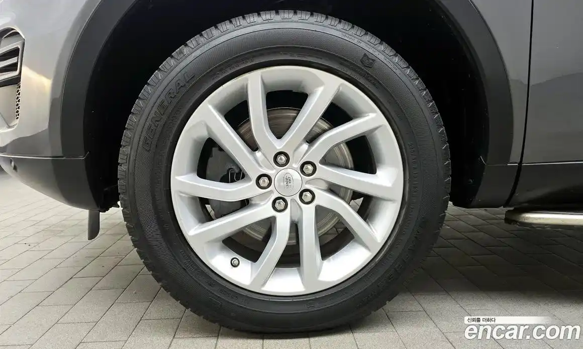 Land Rover Discovery Sport 2018 2.0 Автомат в Москве № 166399, фото 6