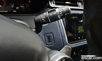 Land Rover Range-Rover Velar 2018 2.0 Автомат в Москве № 166533, миниатюра 5